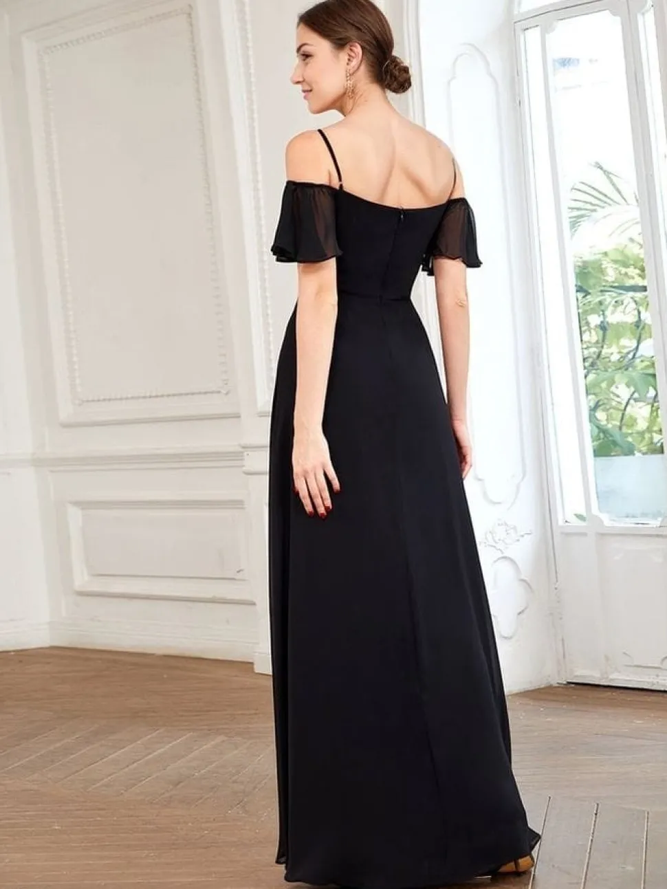 Robe de soirée noire longue fendue avec bretelles spaghetti