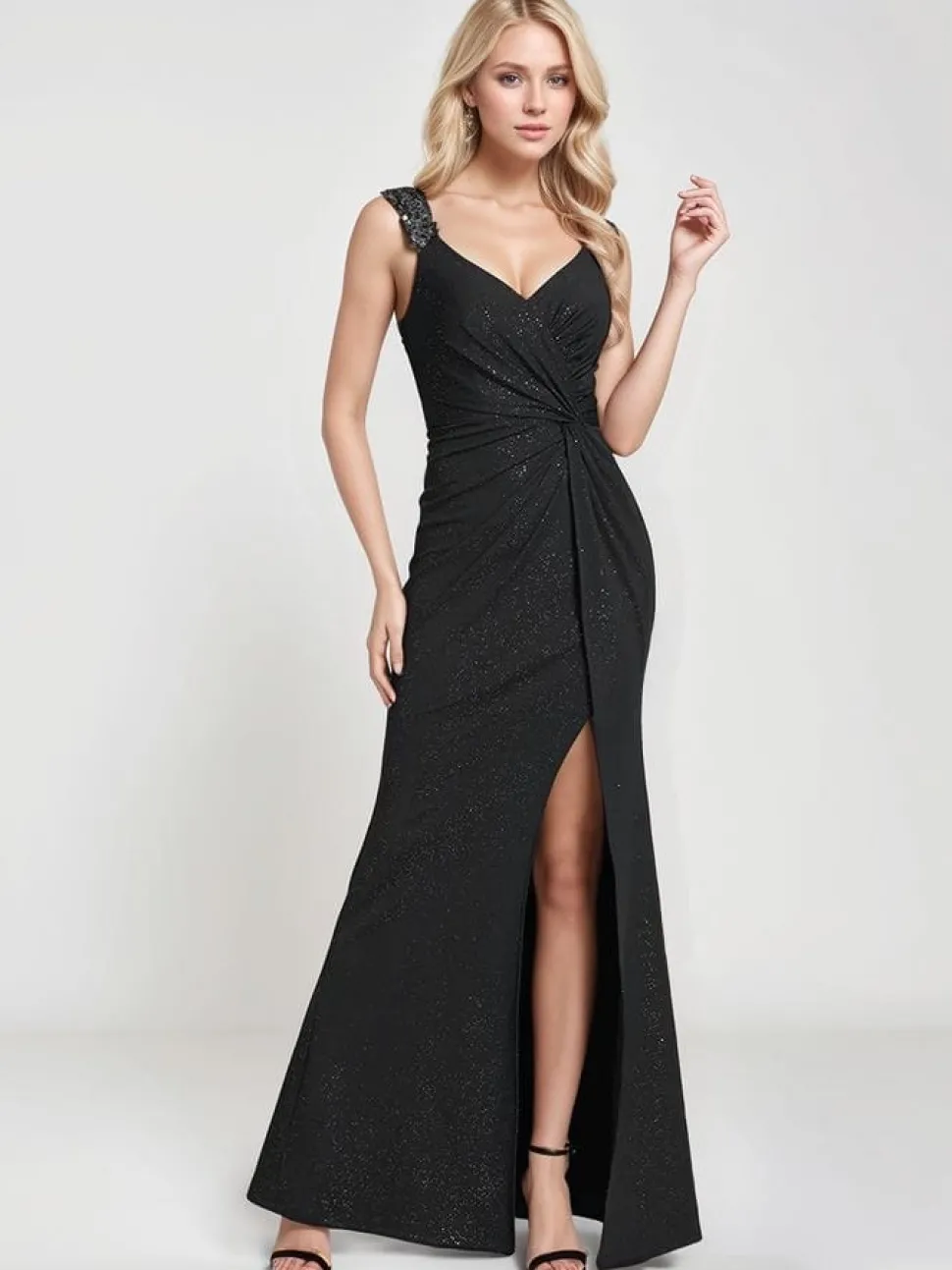 Robe de soirée noire à paillettes avec fente