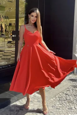 Robe de soirée rouge midi élégante