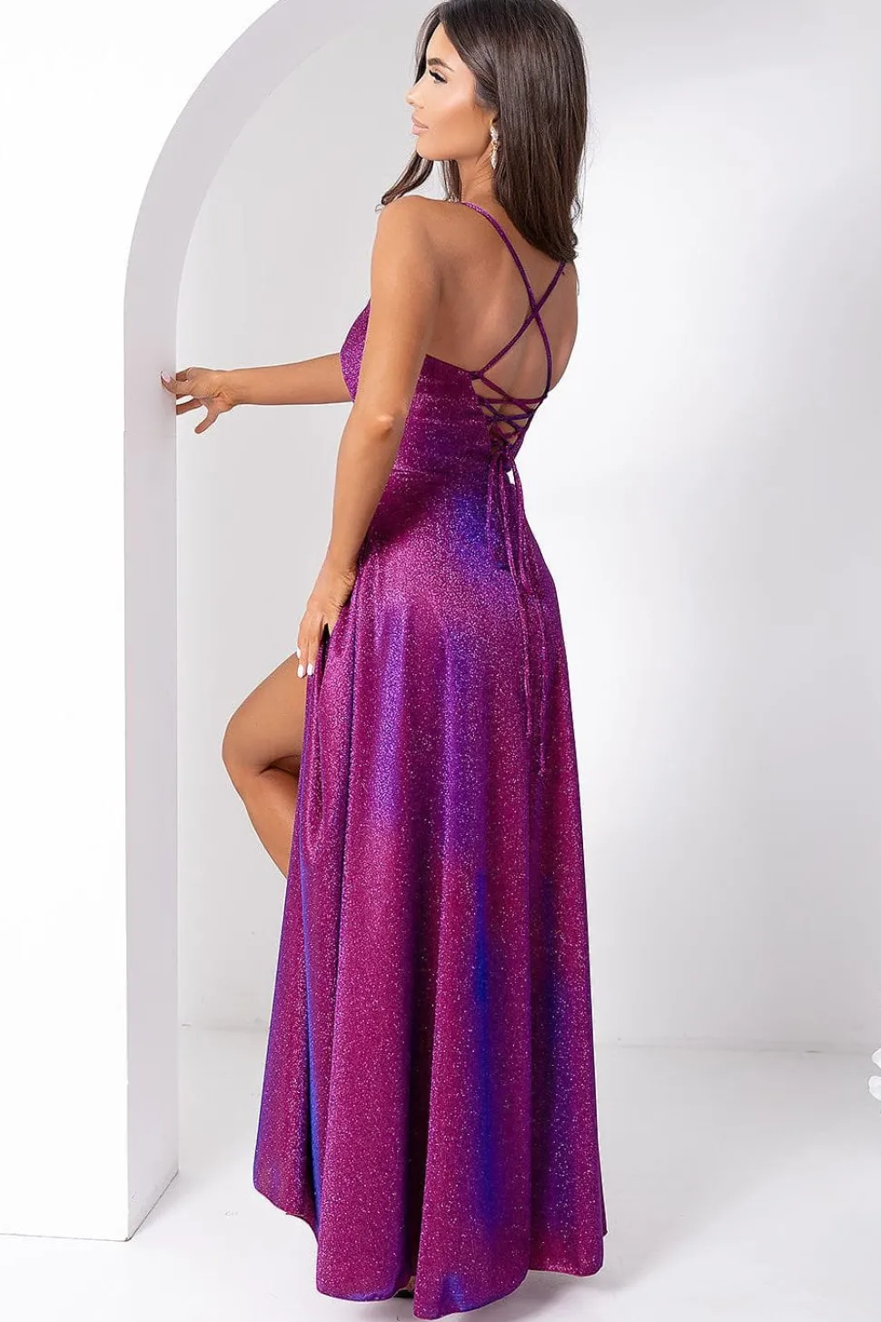 Robe de soirée violette longue fendue pailletée