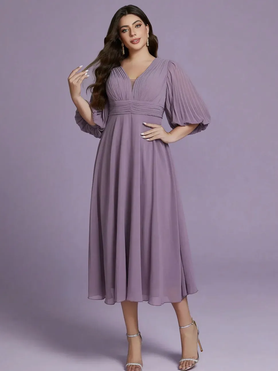 Robe d'invitée au mariage grande taille lilas