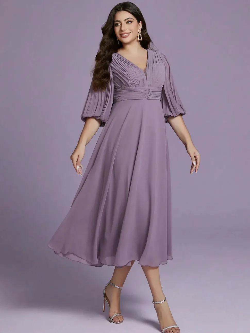 Robe d'invitée au mariage grande taille lilas