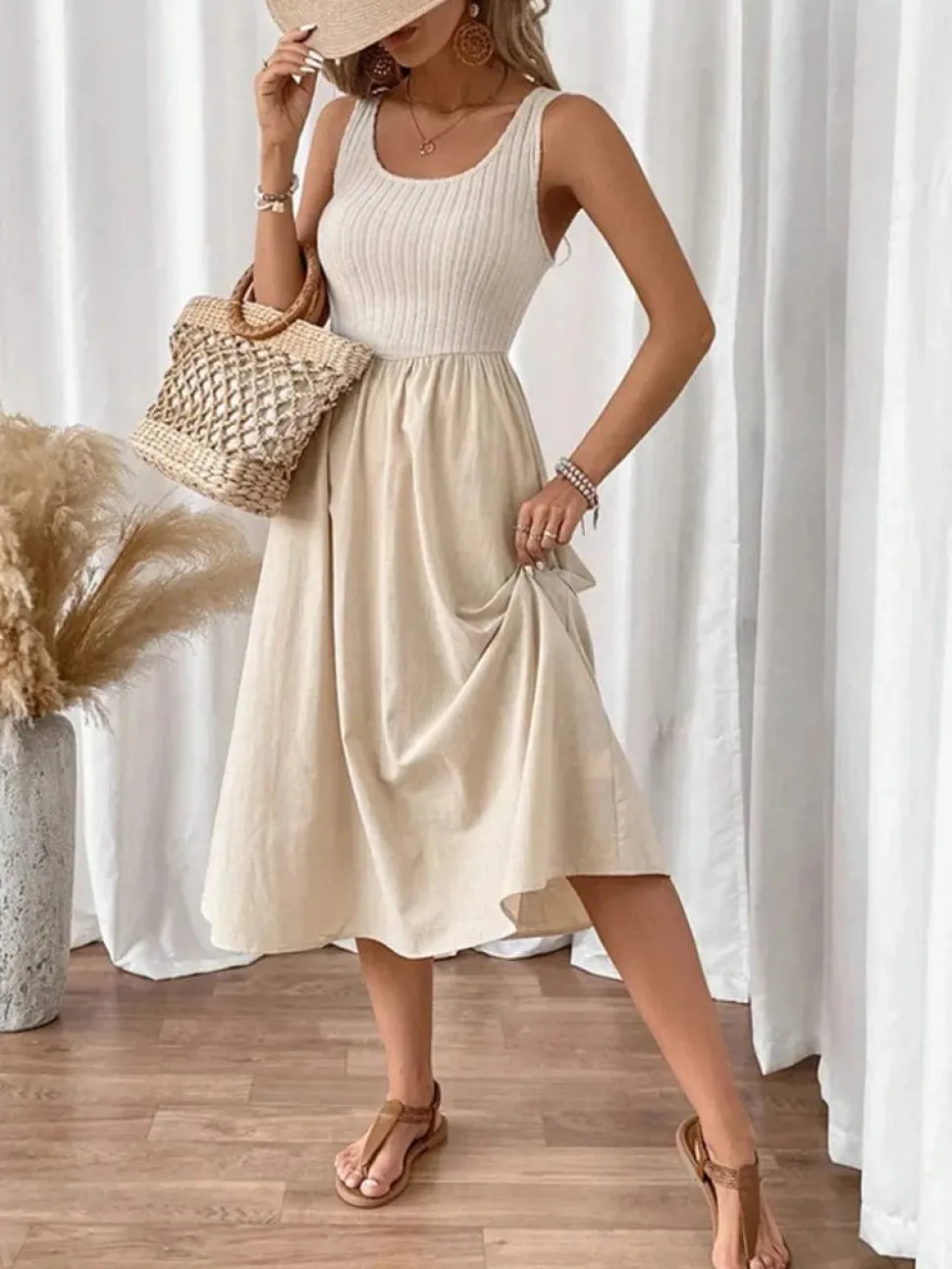 Robe d'été beige décontractée sans manches