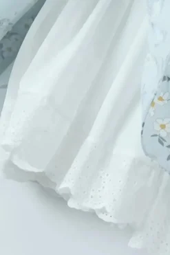 Robe d'été bohème bleue courte à volants et fleurs