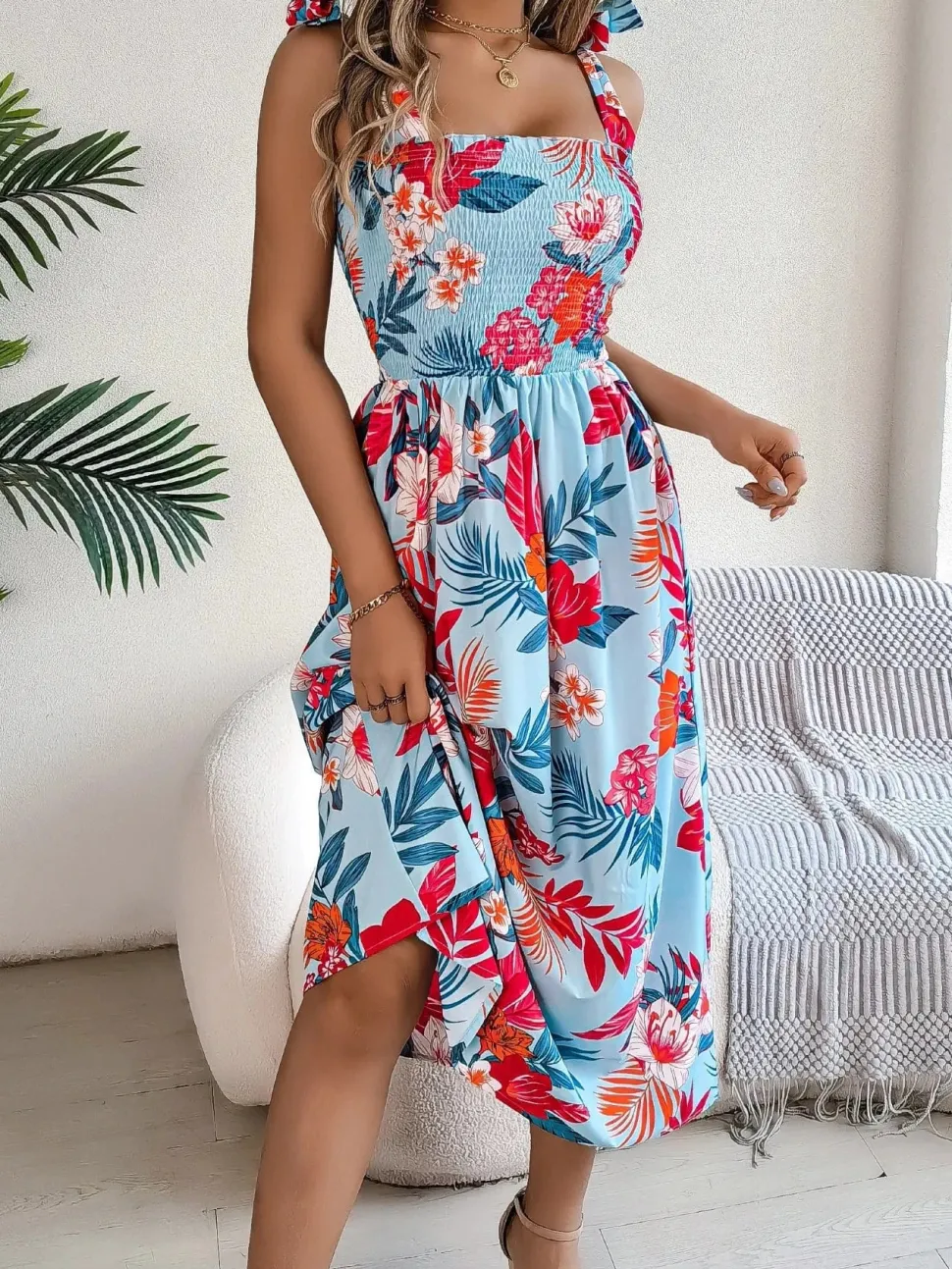 Robe d'été fleurie midi à bretelles