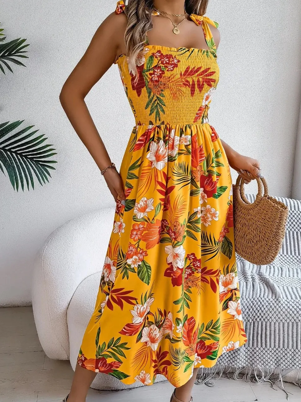 Robe d'été fleurie midi à bretelles