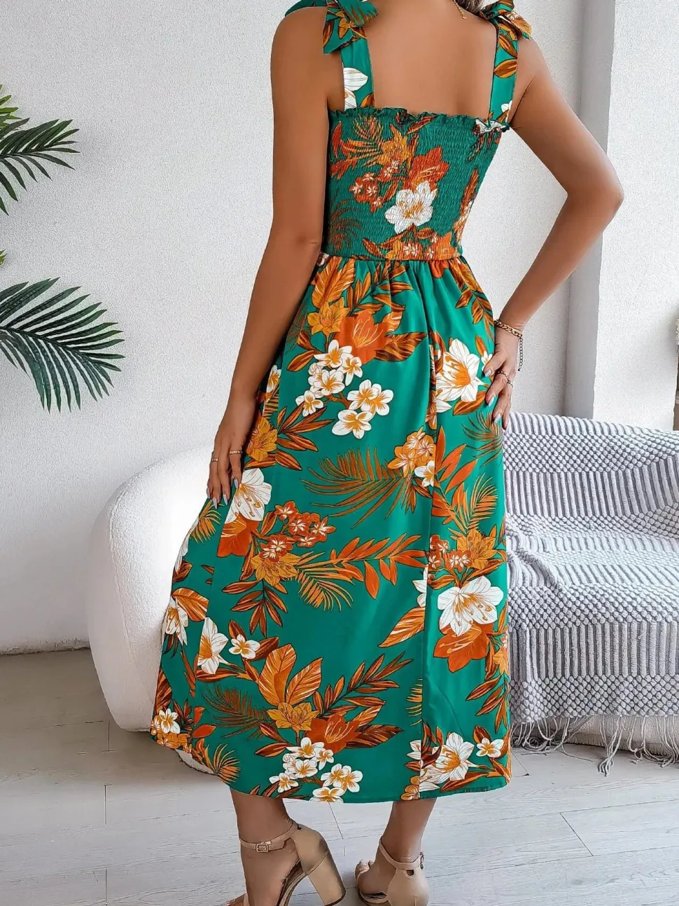 Robe d'été fleurie midi à bretelles