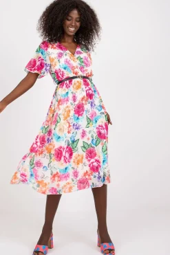 Robe d'été à imprimé floral dans des couleurs roses