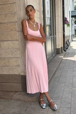 Robe d'été moulante côtelée sans manches