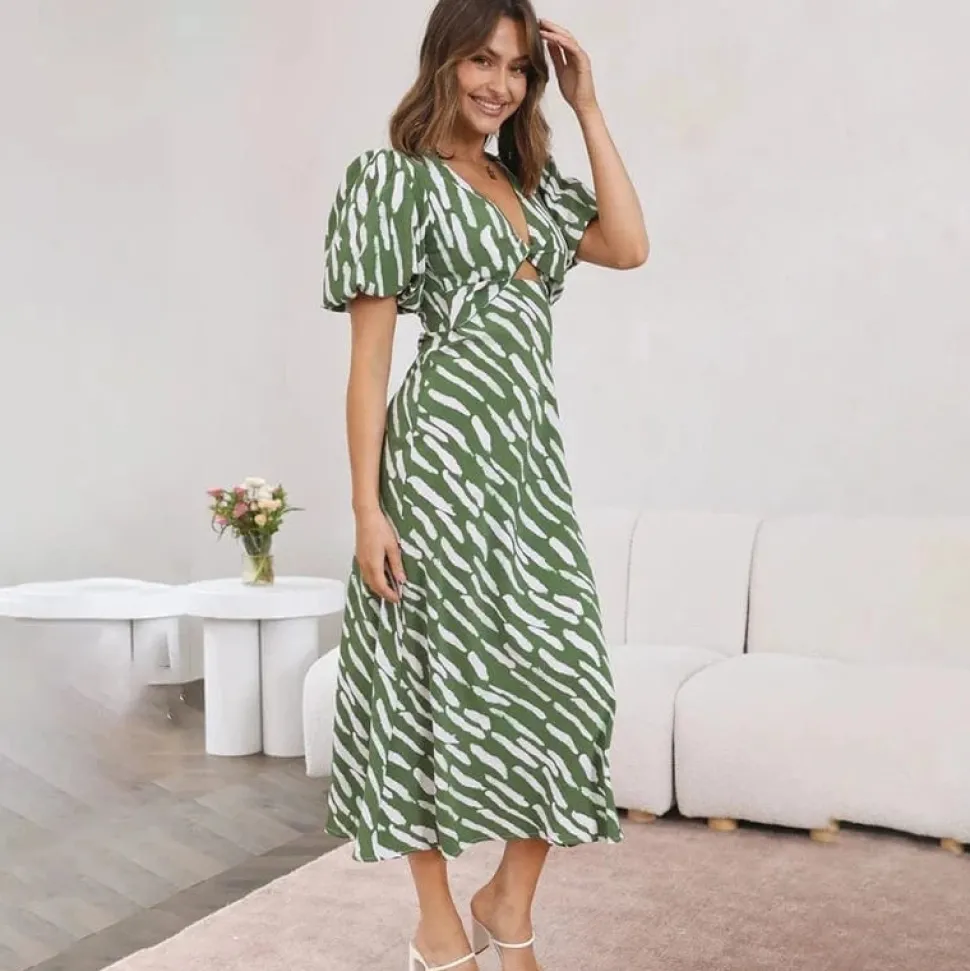 Robe d'été verte bohème midi à manches bouffantes
