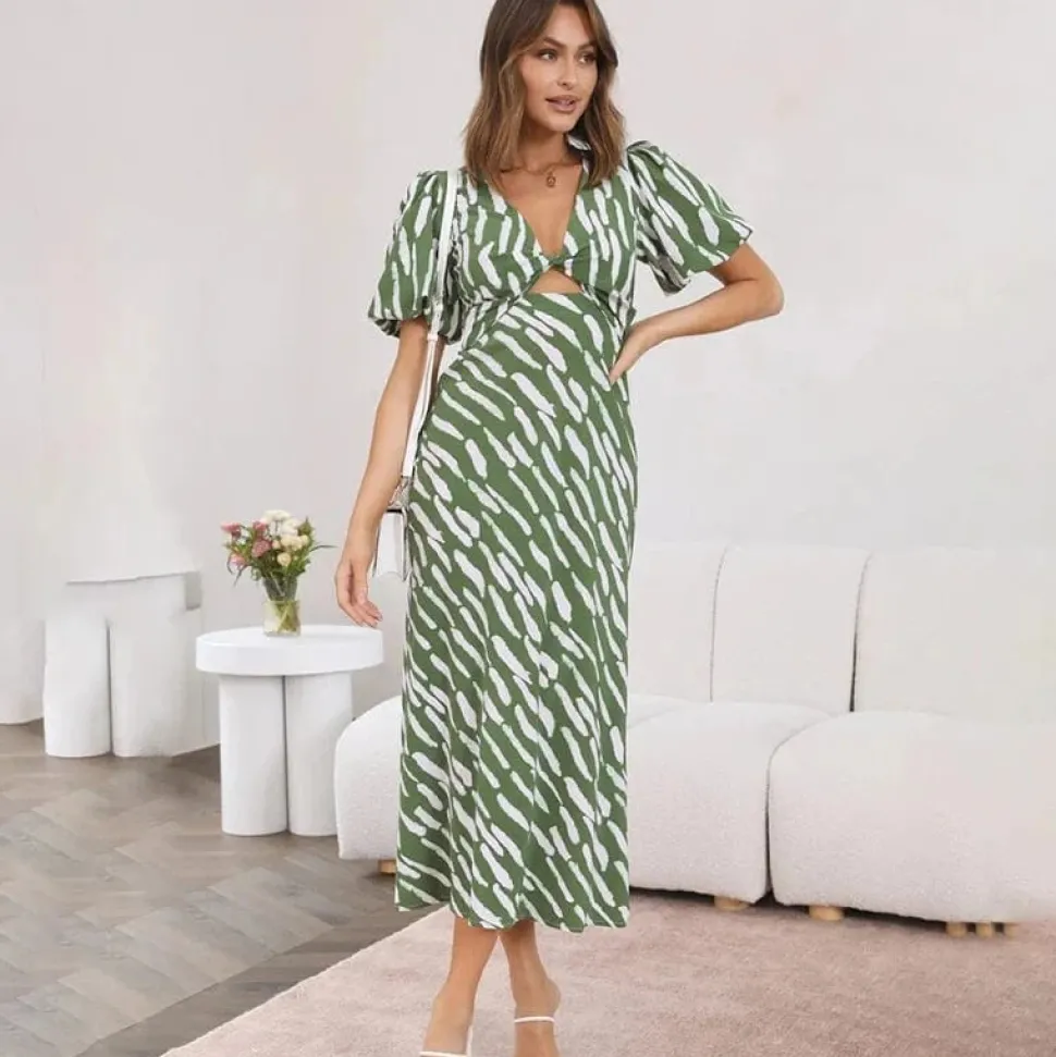 Robe d'été verte bohème midi à manches bouffantes