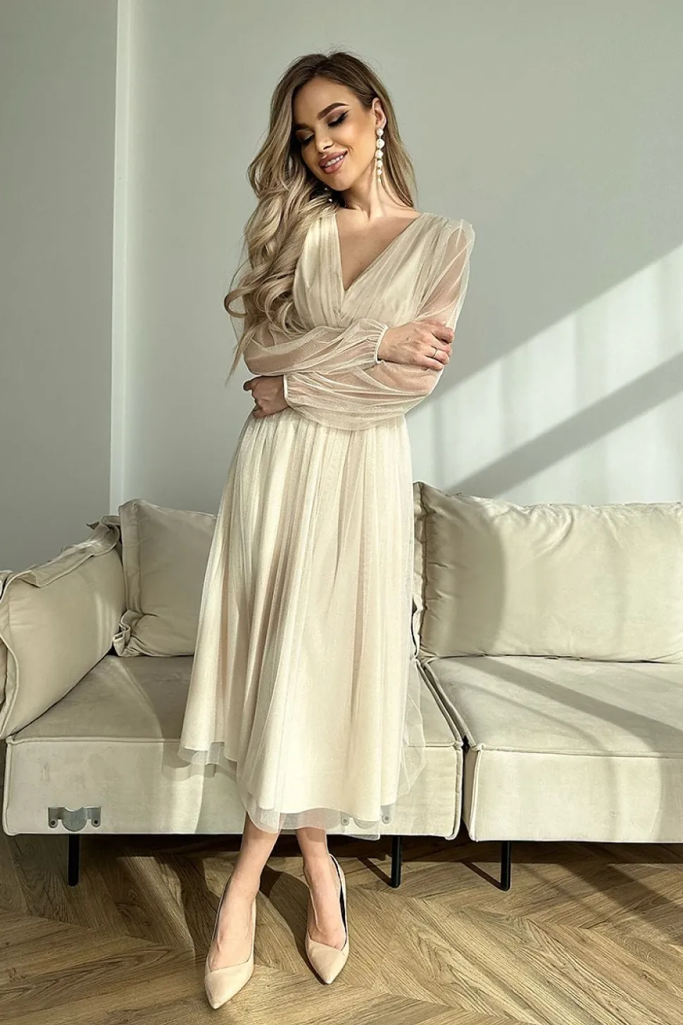 Robe en tulle midi manches longues