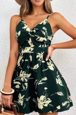 Robe fleurie courte à bretelles évasée