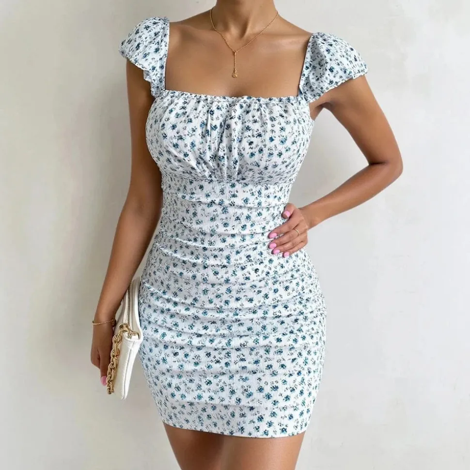 Robe fleurie courte moulante col carré