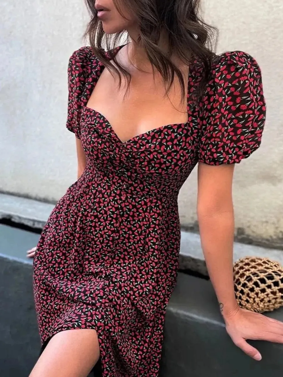 Robe fleurie fendue manches courtes bouffantes