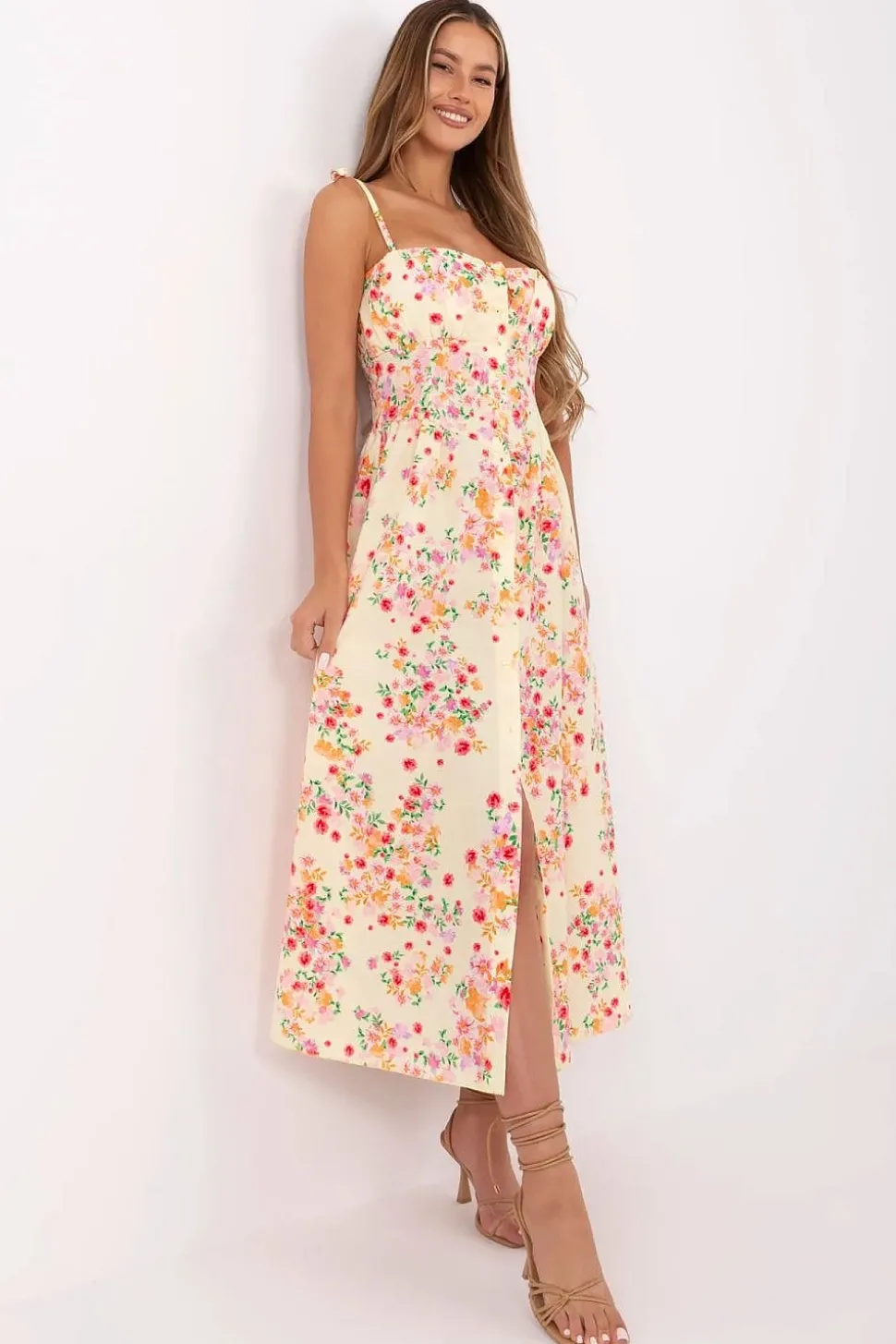 Robe fleurie fluide à bretelles