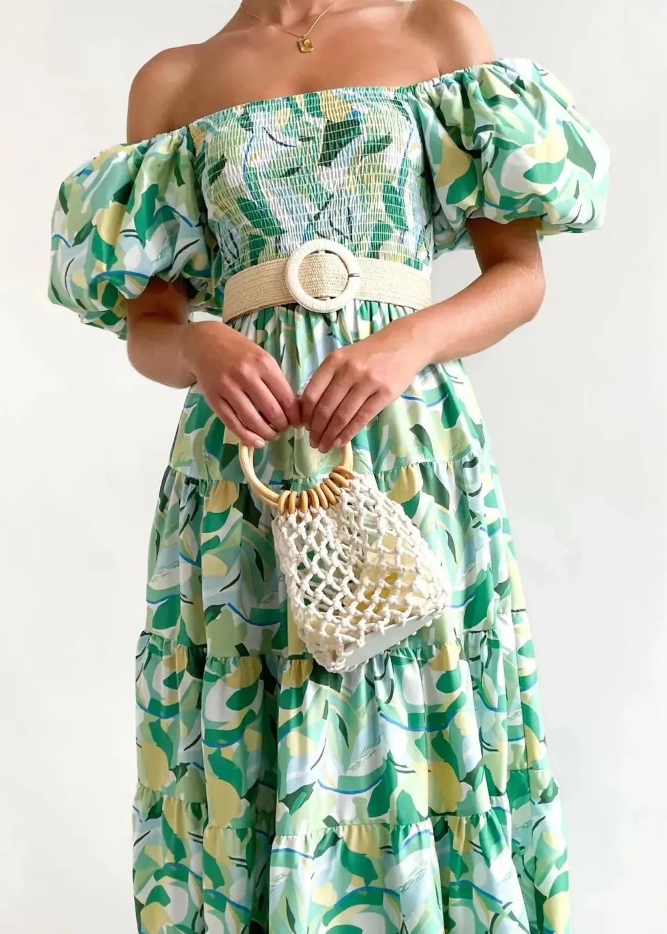 Robe fleurie midi épaules dénudées