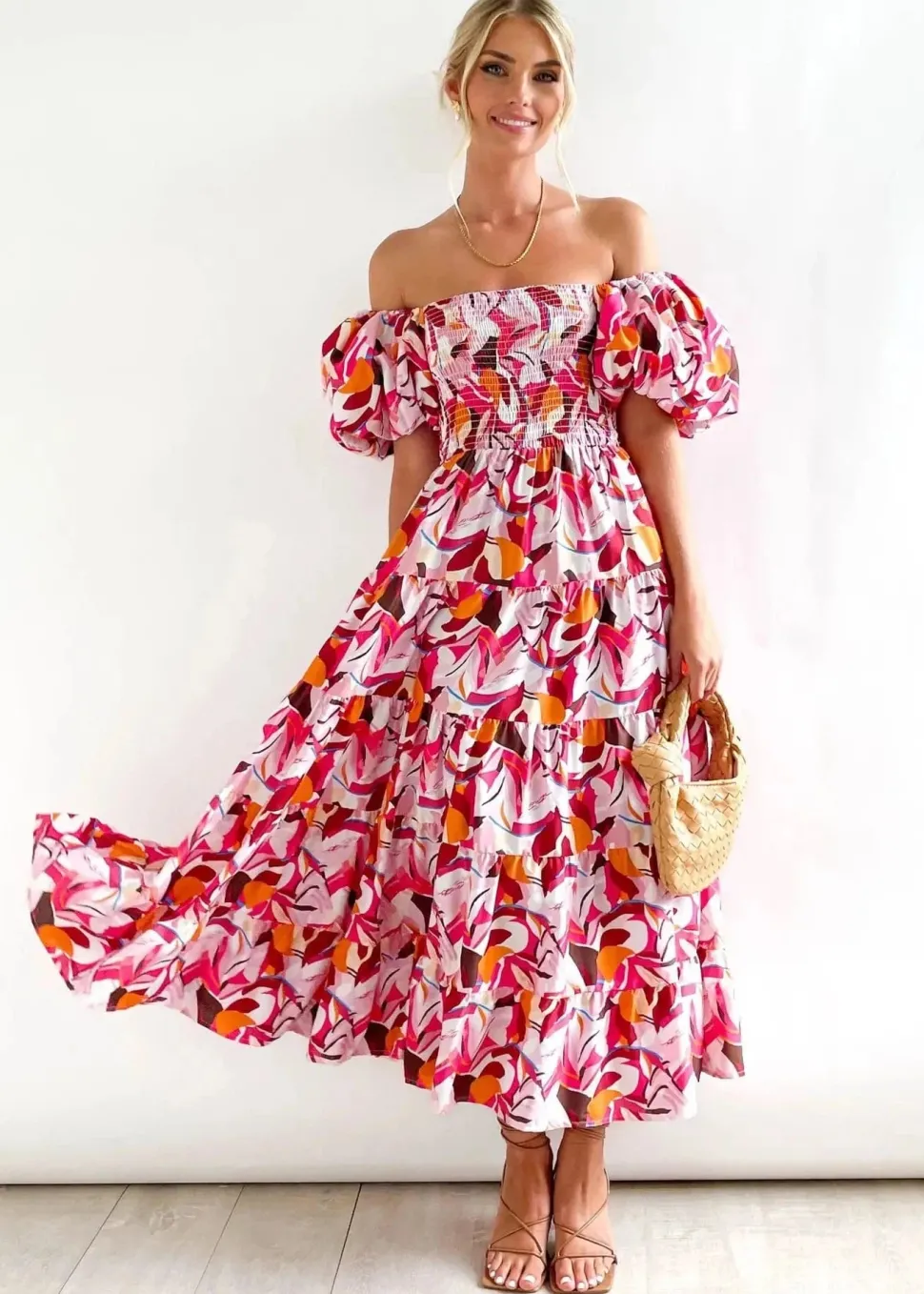 Robe fleurie midi épaules dénudées