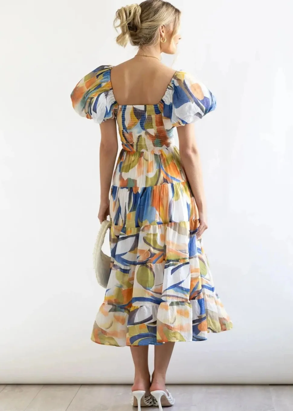 Robe fleurie midi épaules dénudées