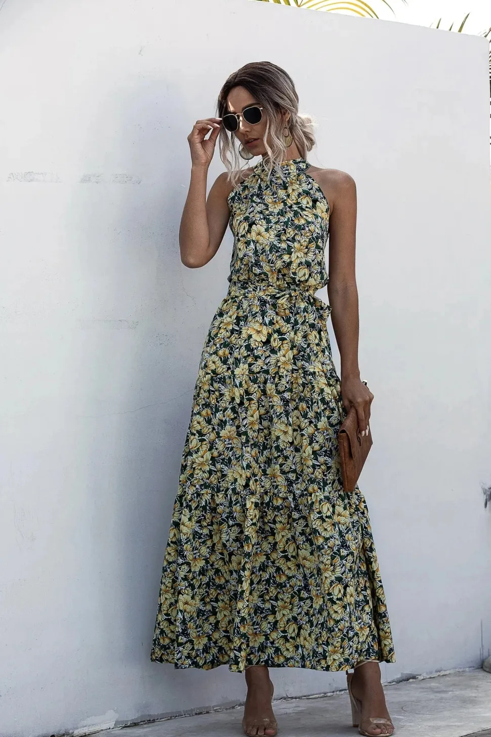 Robe fleurie multicolore longue sans manches