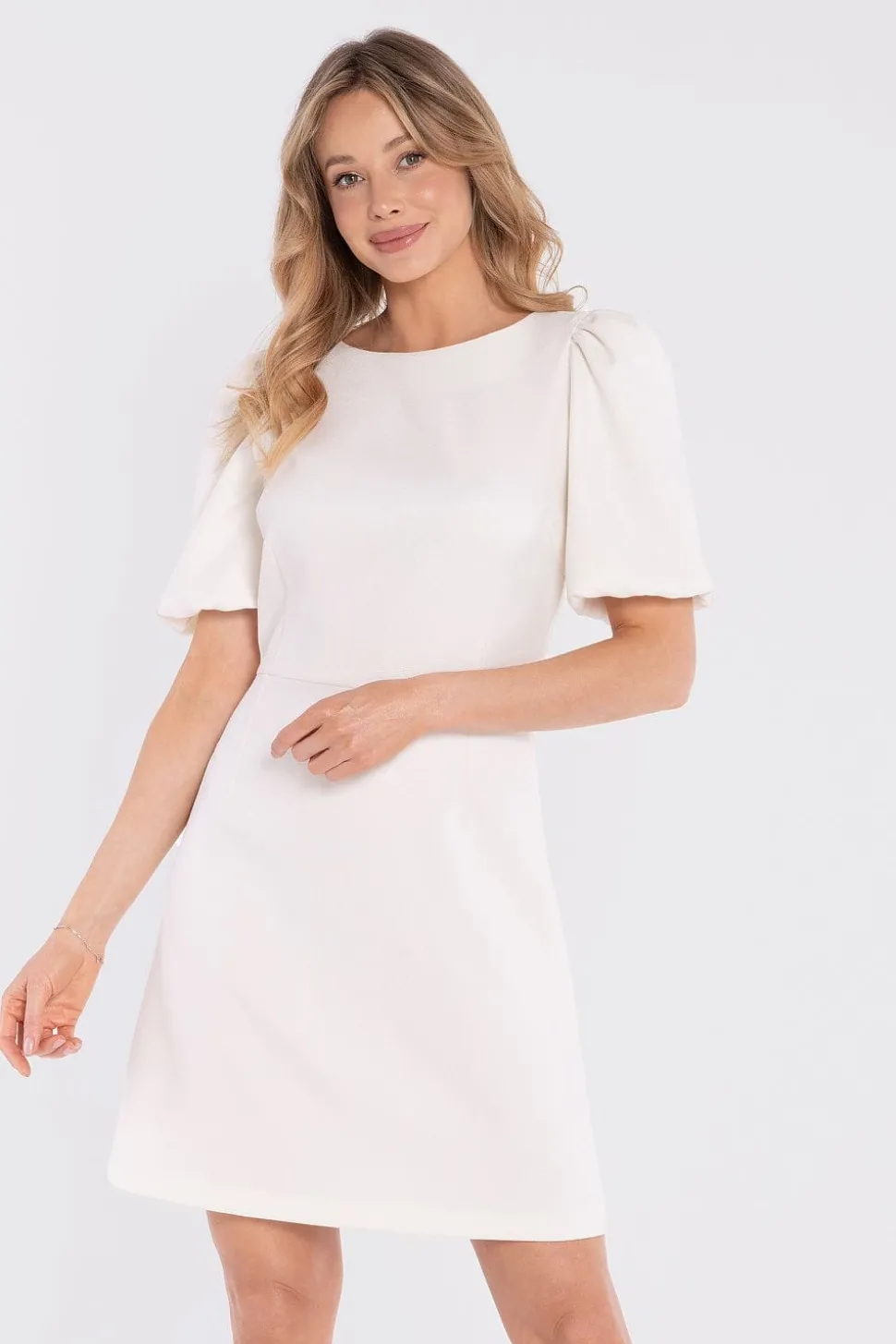 Robe habillée blanche courte manches bouffantes