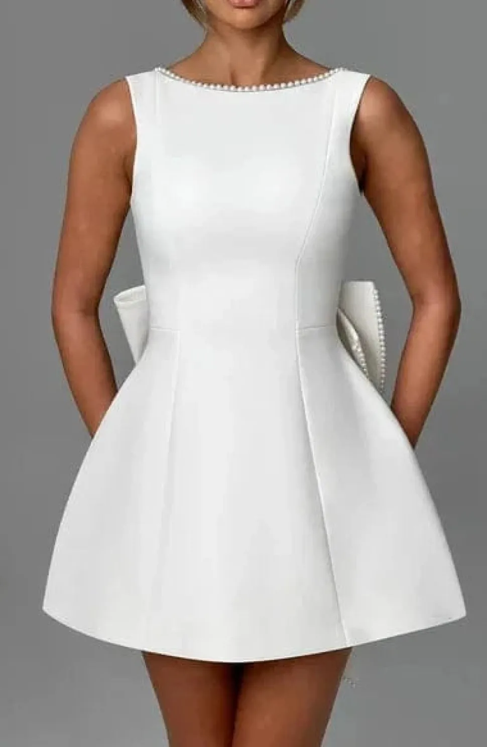 Robe invitée de mariage courte dos nu