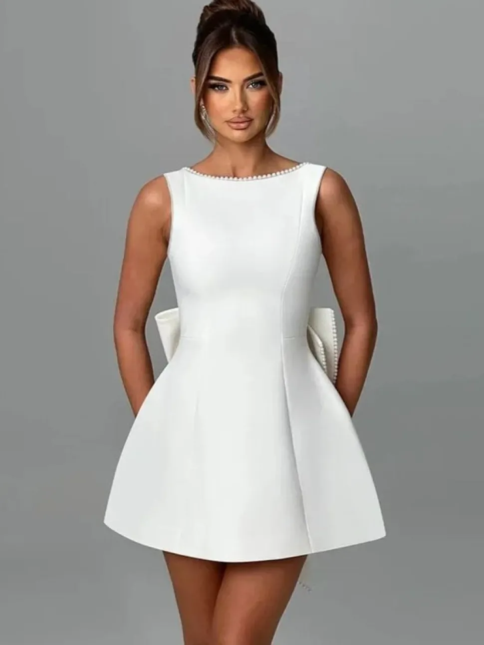 Robe invitée de mariage courte dos nu
