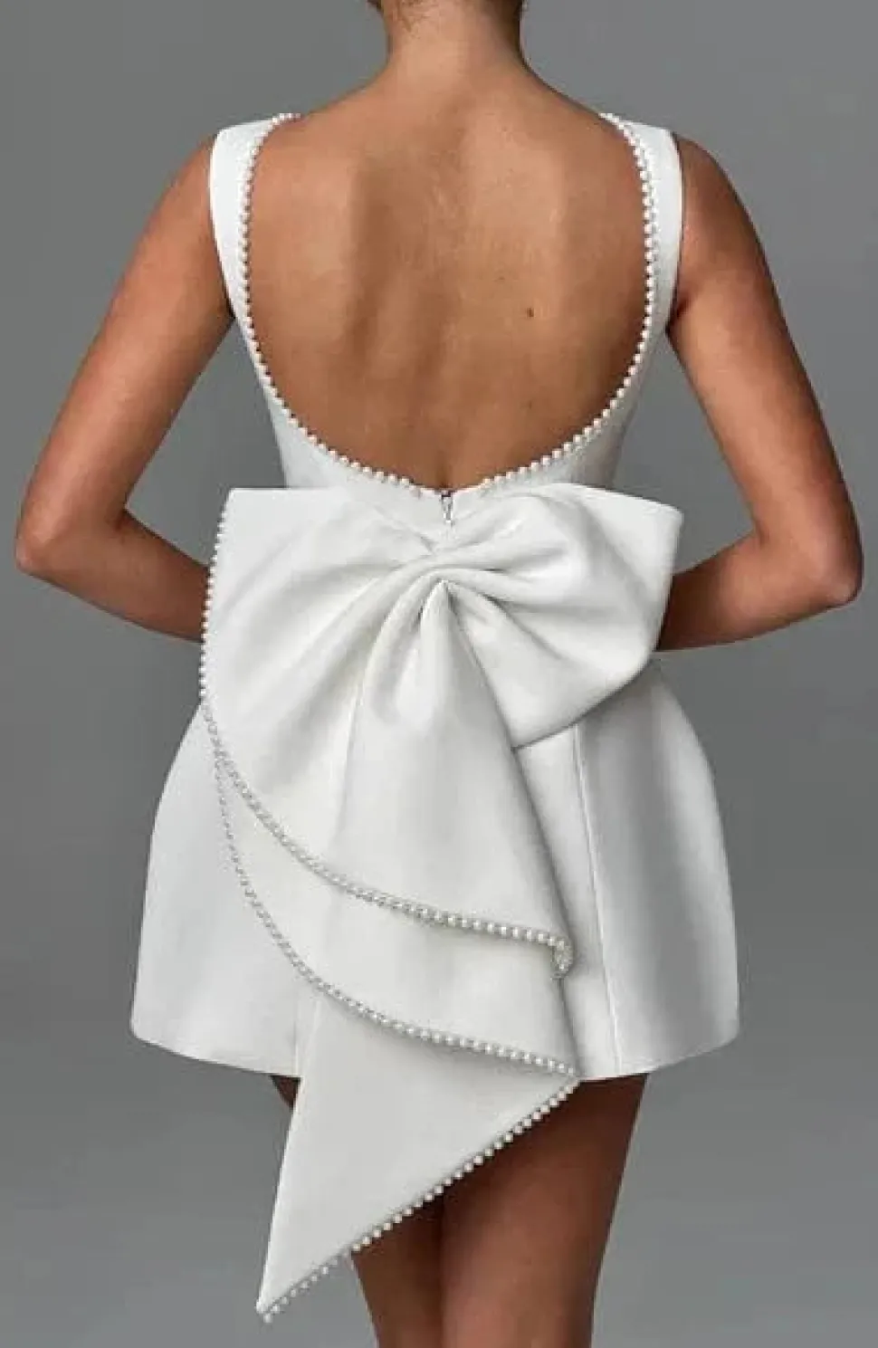 Robe invitée de mariage courte dos nu