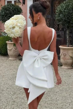 Robe invitée de mariage courte dos nu