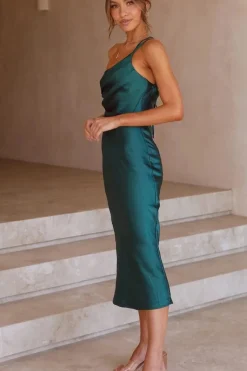 Robe invitée de mariage terracotta épaule dénudée