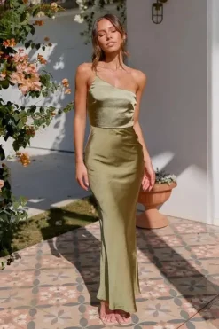 Robe invitée de mariage vert sauge