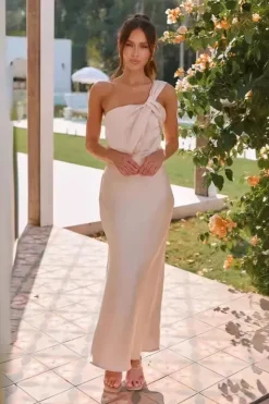 Robe invitée mariage chic asymétrique midi