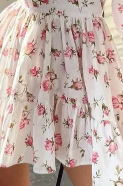 Robe invitée mariage fleurie courte