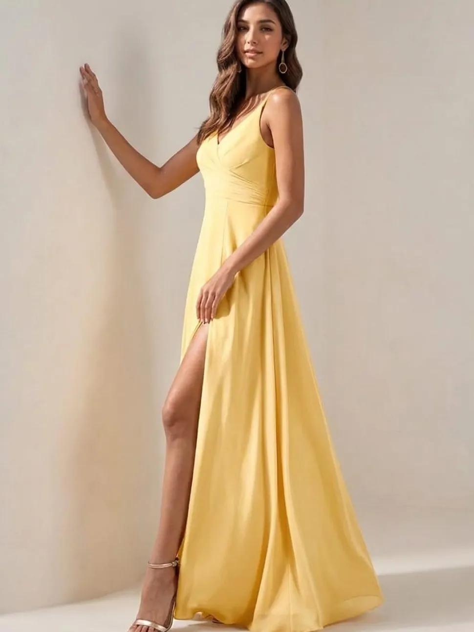 Robe jaune longue fendue pour invitée au mariage