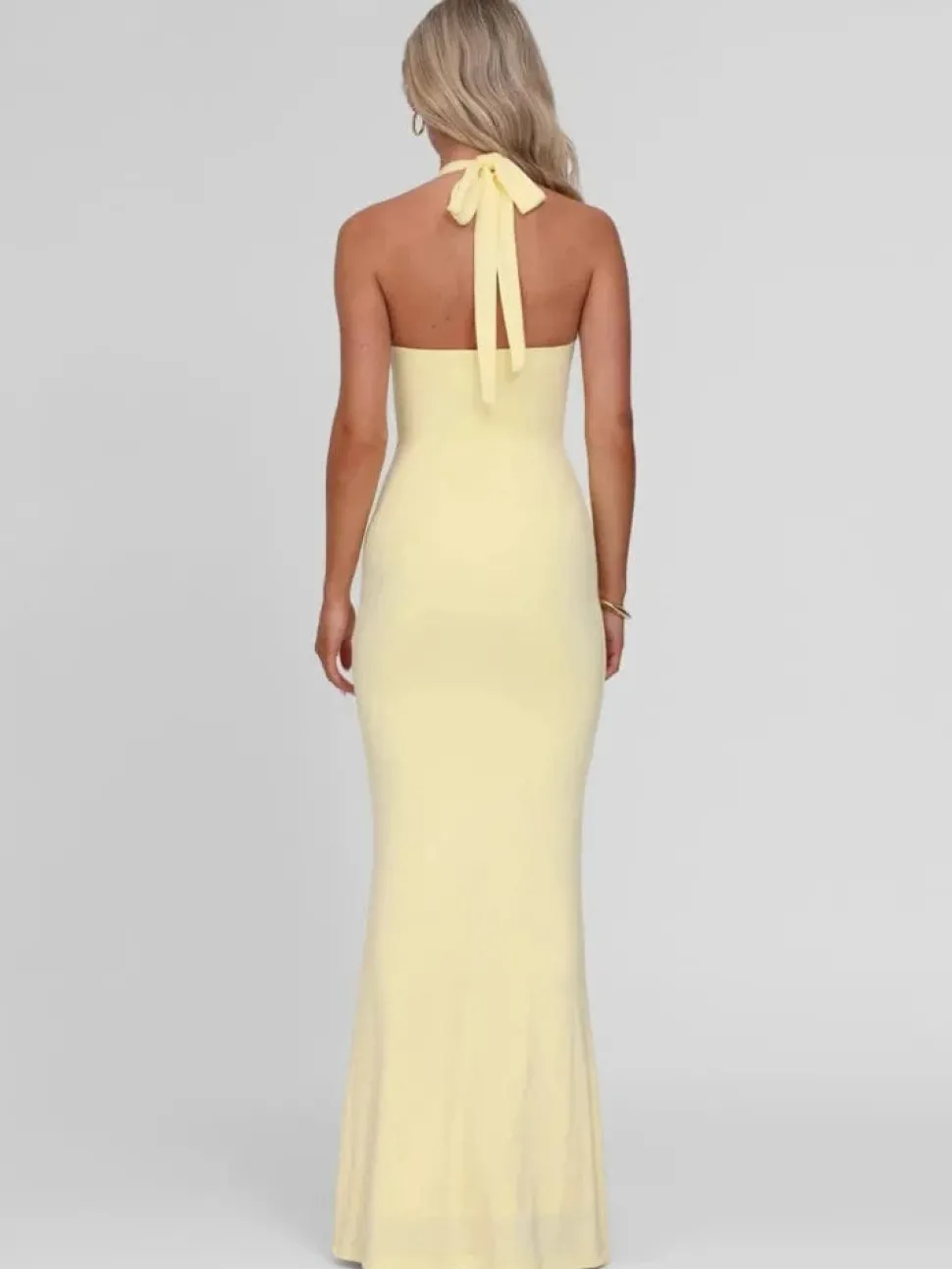 Robe jaune longue sans manches