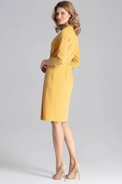Robe jaune pâle