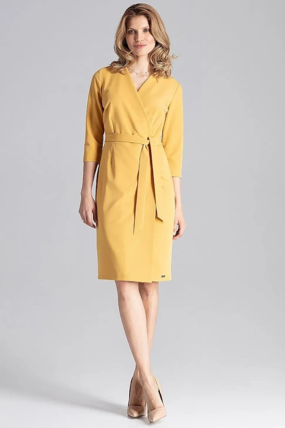 Robe jaune pâle