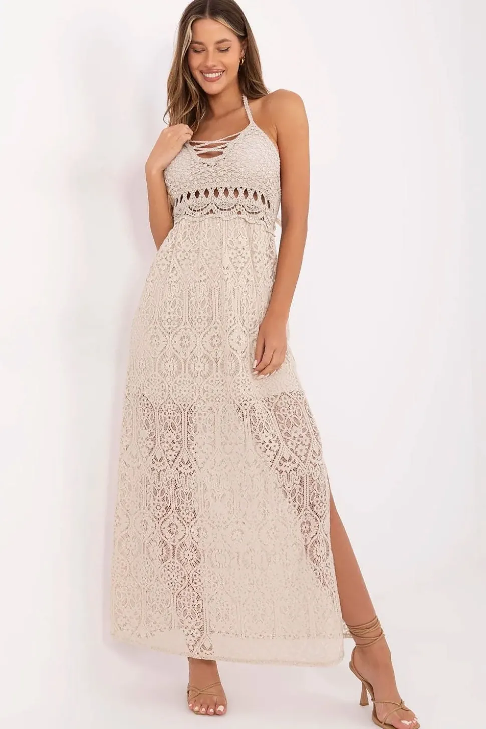 Robe longue bohème beige dentelle dos nu