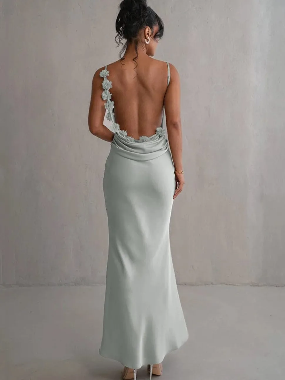 Robe longue dos nu à brettelles spaghetti