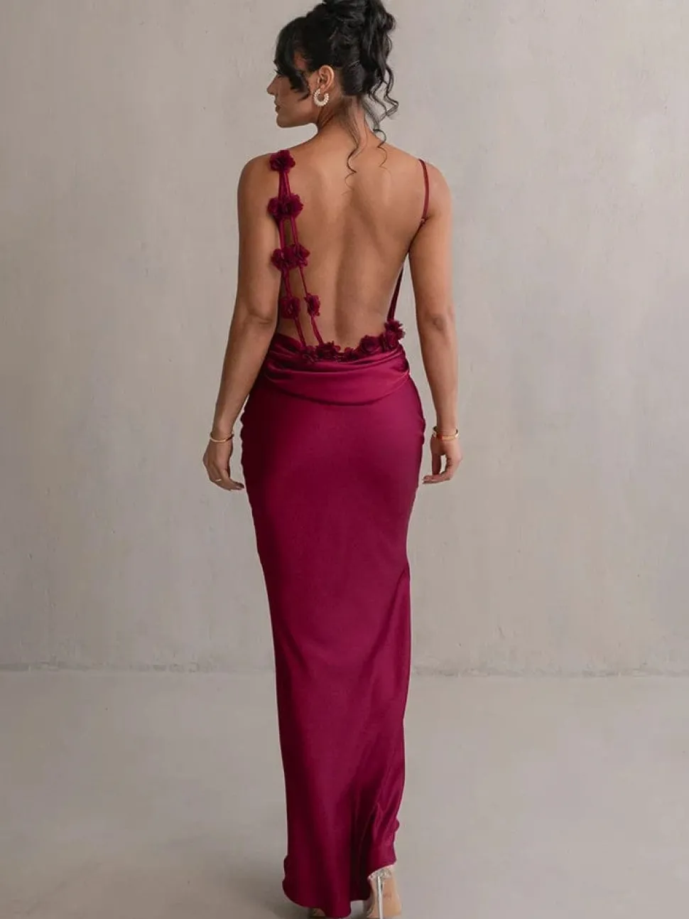 Robe longue dos nu à brettelles spaghetti