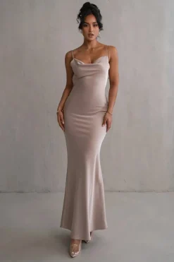 Robe longue dos nu à brettelles spaghetti