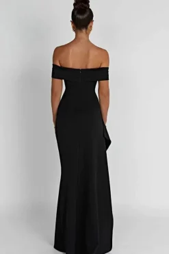 Robe longue fendue avec épaules dénudées