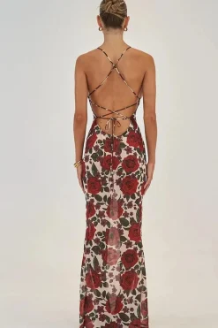 Robe longue imprimée de roses rouges