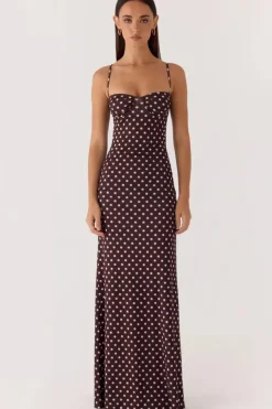 Robe longue marron à pois dos nu à bretelles fines