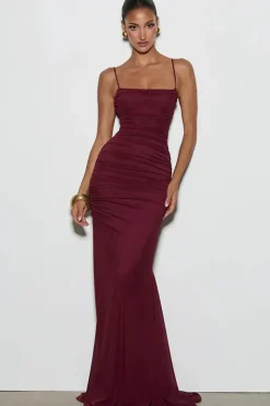 Robe longue moulante à bretelles fines et dos nu