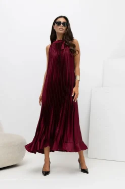 Robe longue plissée bordeaux sans manches