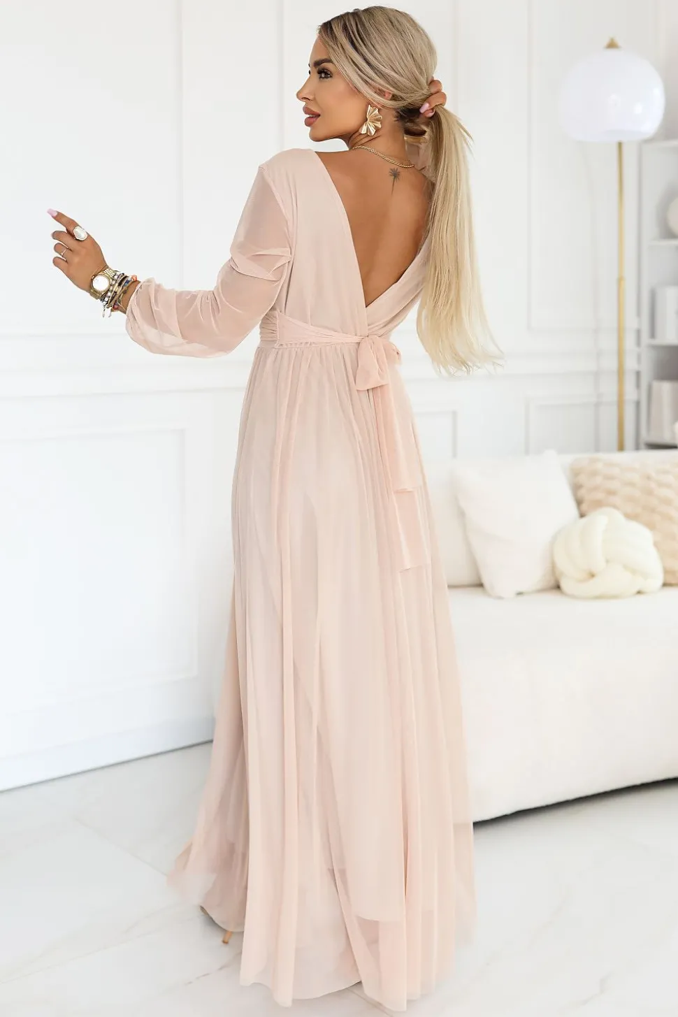 Robe longue rose manches longues en tulle