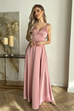 Robe longue rose poudré fendue satinée
