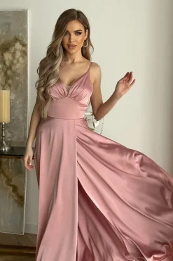 Robe longue rose poudré fendue satinée