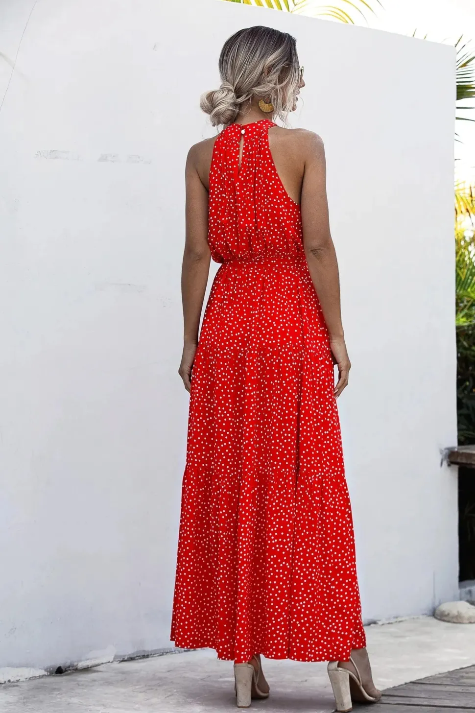 Robe longue sans manches à col halter
